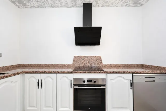 Casa reformada con piscina en parcela de 2.500 m2 (urbano y rústico) — 29