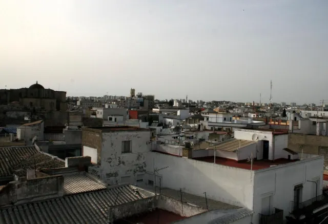 CASA DE VECINOS CON 8 APARTAMENTOS — 21