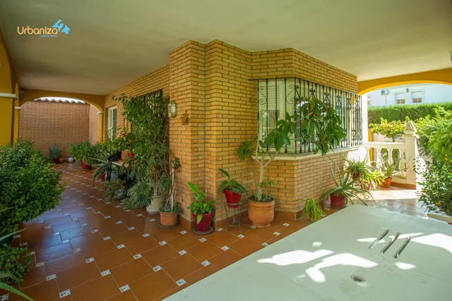 CHALET INDEPENDIENTE JUNTO AL VIEJO VIVERO EN BADAJOZ — 4