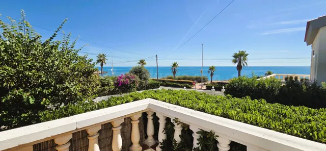 Exclusivo Chalet Independiente en Costa Norte de Vinaròs con