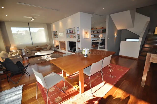 Exclusiva Casa de 3 Plantas con Vistas al Mar en Urbanizació - foto 5