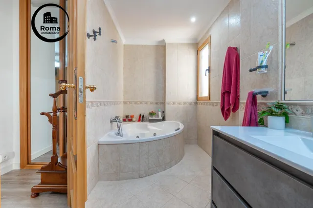 CHALET CON PISCINA Y JARDÍN A SOLO 10 MINUTOS DE GRANADA — 48