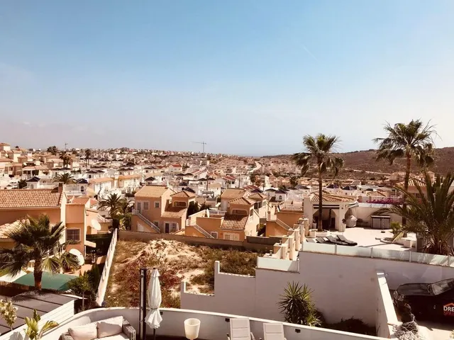 Hermosa villa con dos apartamentos separados y un estudo — 4