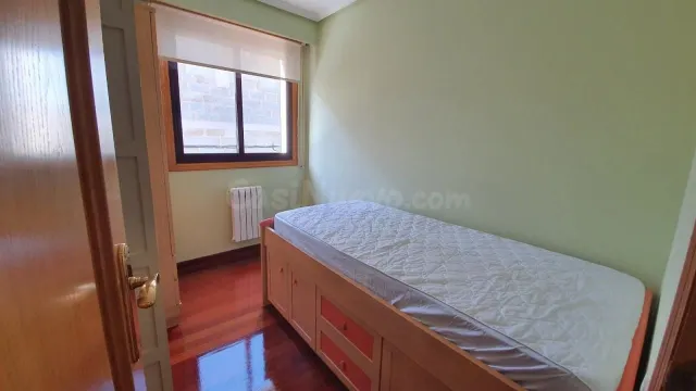 SE ALQUILA APARTAMENTO EN ZONA UNIVERSIDAD - foto 3