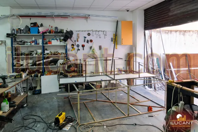 LOS ANGELES LOCAL COMERCIAL CON PATIO GRANDE