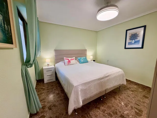 ¡Apartamento de tres dormitorios y amplia terraza al sur cerca de la playa, en Avenida de Habaneras! Torrevieja — 15