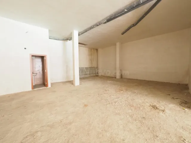 SE VENDE LOCAL COMERCIAL EN TERRASSA, ZONA ESPORTIVA - foto 2