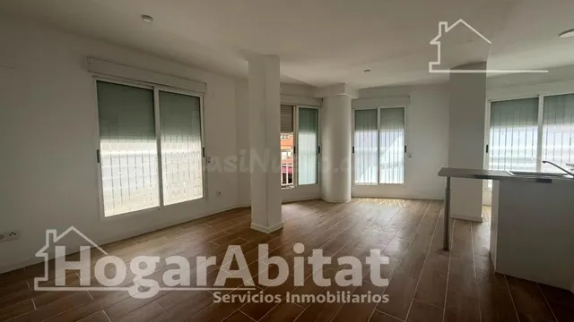 ¡OPORTUNIDAD! REFORMADO Y EXTERIOR CON ASCENSOR EN EL CENTRO - foto 4