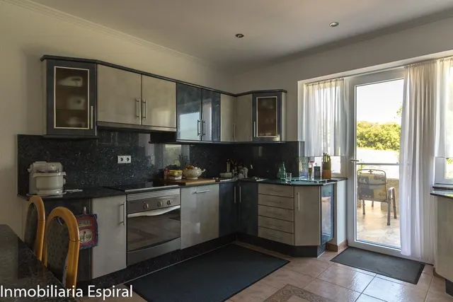 Impresionante Chalet en Abegondo con Vistas al Valle . — 27