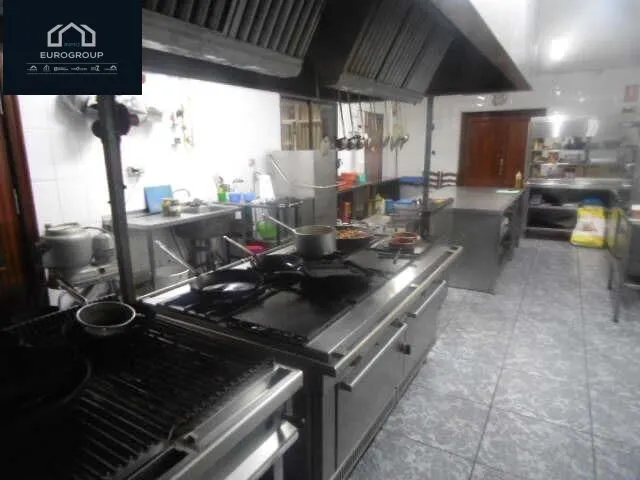 Se vende Hotel de 2 Estrellas , con 20 habitaciones en Murcia .www.euroloix.com — 34