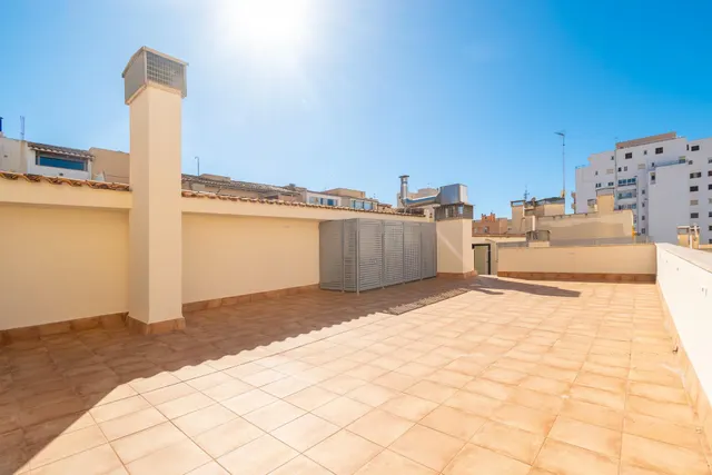 ☀️ ¡El ático de tus sueños te espera en la Calle Nuredduna! — 27