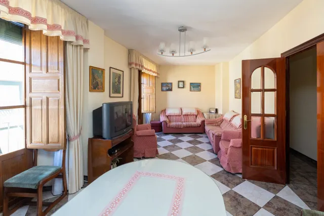 Espectacular edificio a 3 calles con vivienda y locales comerciales en pleno centro de Alhama de Gr — 18
