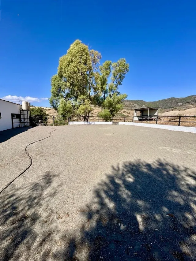 Espectacular finca ecuestre de 32.000 m2 con varias viviendas y piscina en Álora — 31