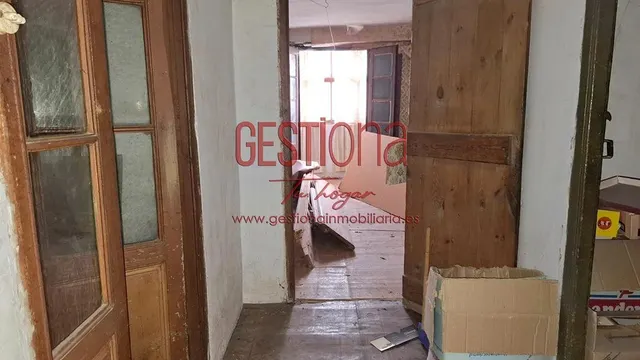 CASA PARA REFORMAR EN EL CENTRO DE RAMALES DE LA VICTORIA. — 43