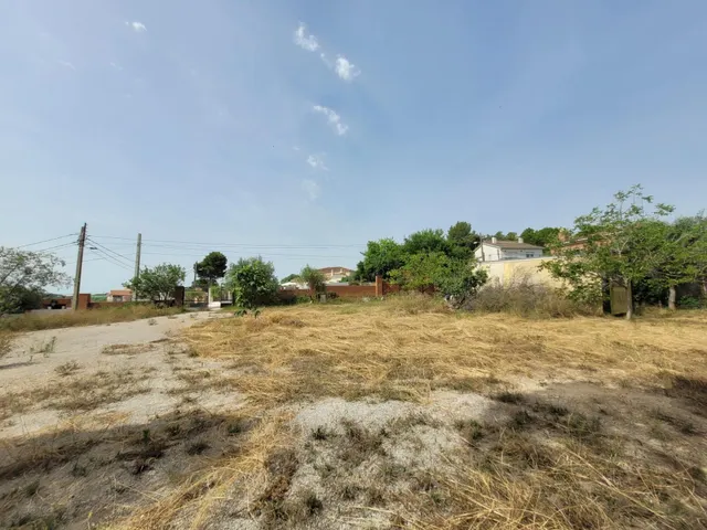 Terreno llano con todos los servicios en El Maset de Masquefa — 5