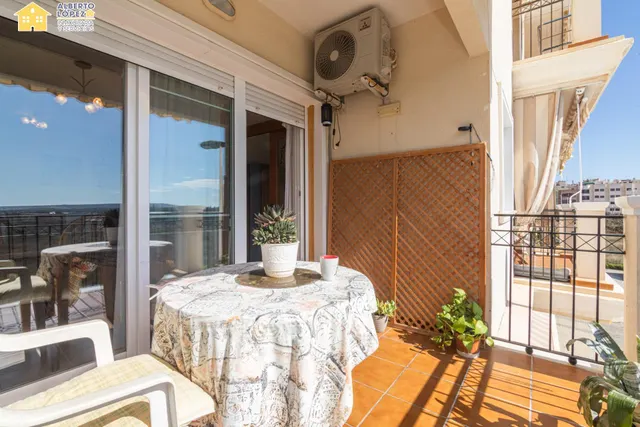 Vivienda con terraza , vistas despejadas, privacidad y orientación a medio día — 10