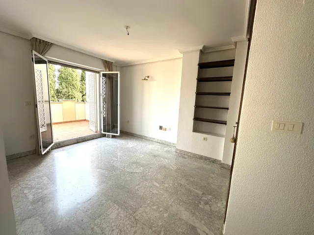 AMPLIO PISO DE 200 M2 EN ALQUILER – GRANADA — 7