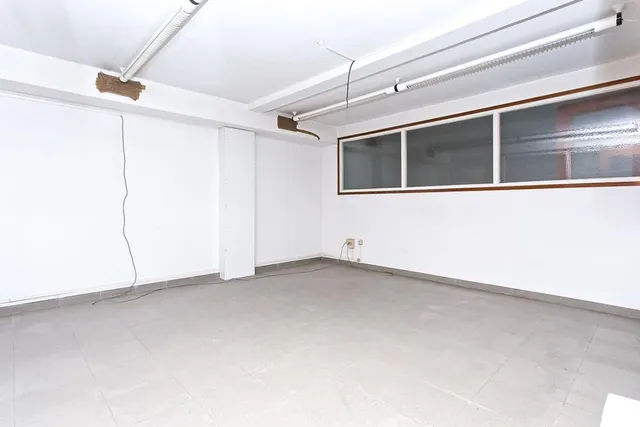 Local comercial 242m² en venta - Sagrada Familia — 9