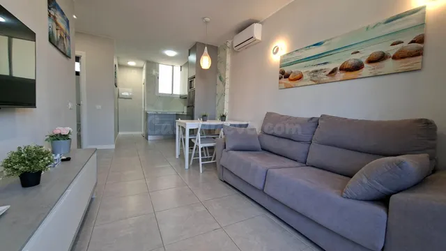 Luminoso y acogedor apartamento reformado junto al Yumbo - foto 4