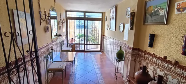 Gran chalet independiente de 3 plantas con dos viviendas y piscina — 44