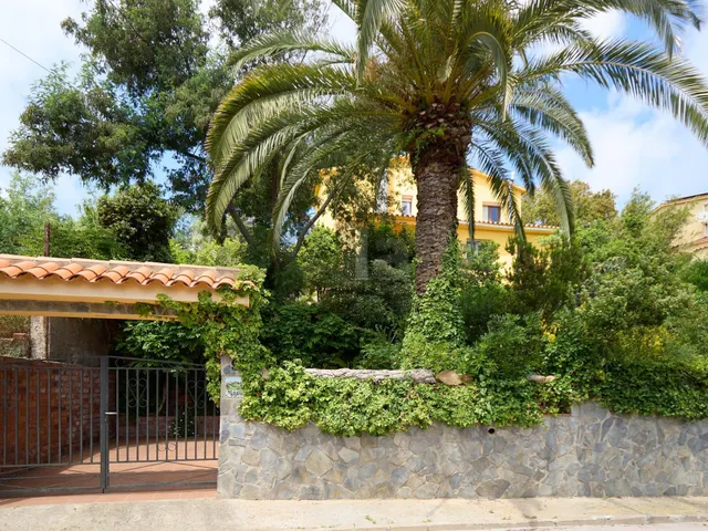 El encanto de Serra Brava: casa con jardín, terrazas y acces - foto 4