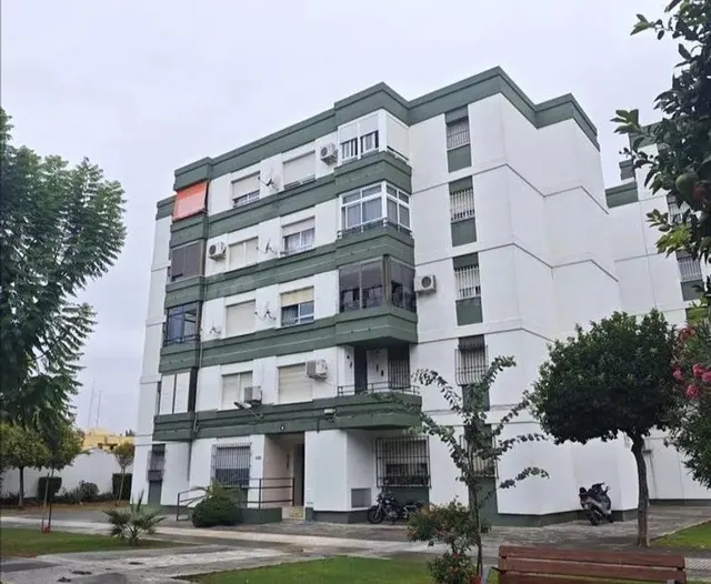 Se vende piso OKUPA en Ronda De Los Alunados Jerez de la Fro