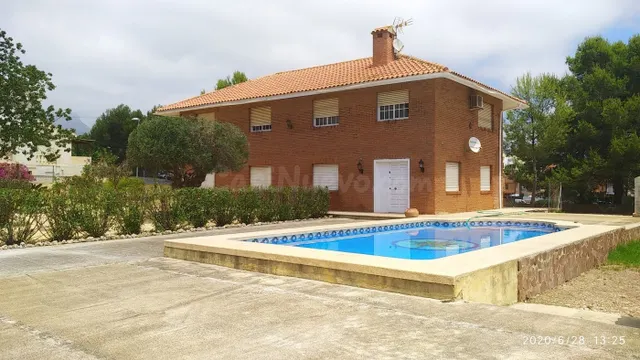 CHALET INDEPENDIENTE EN LA NUCIA GRAN PARCELA