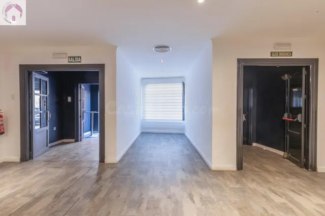 Local comercial 300m² en venta - Correos - foto 5