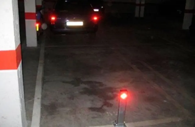 Parking en Flores del Sil - foto 3