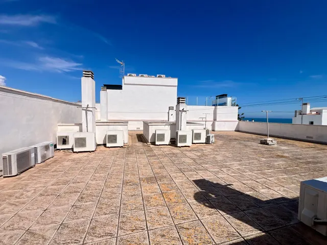 ATICO DUPLEX EDIFICIO EN PRIMERA LINEA PLAYA DE LOS LOCOS — 29