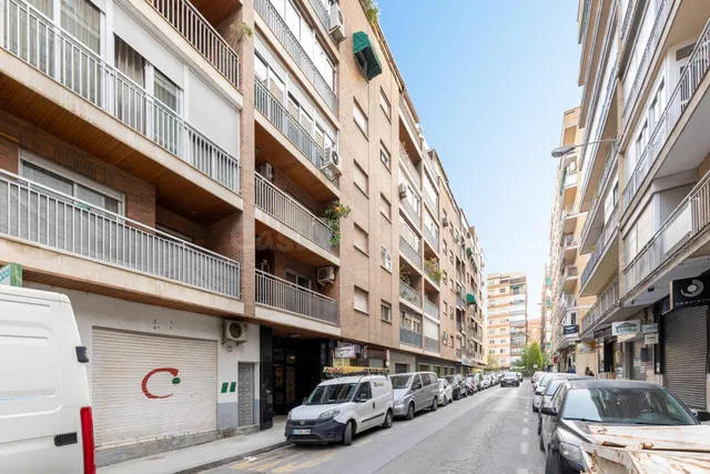 JUNTO PARQUE GARCIA LORCA — 2