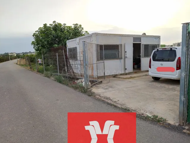 PARCELA RUSTICA CON CASETA PREFABRICADA A LA VENTA EN MONCAD
