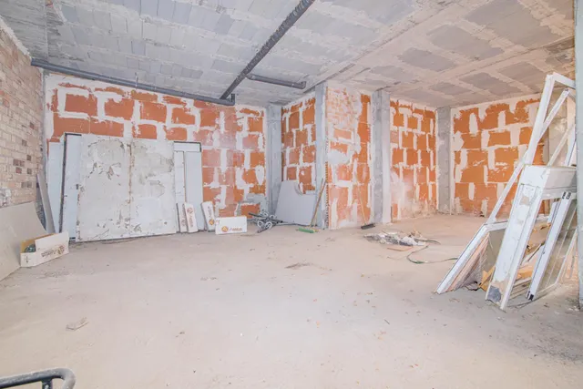 LOCAL EN BRUTO EN OGÍJARES CON POSIBILIDAD DE CAMBIO DE USO A VIVIENDA — 9