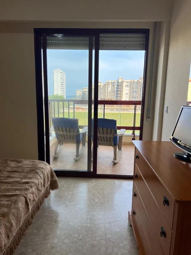 APARTAMENTO  ALQUILER TEMPORAL HASTA EL 30 DE JUNIO — 32
