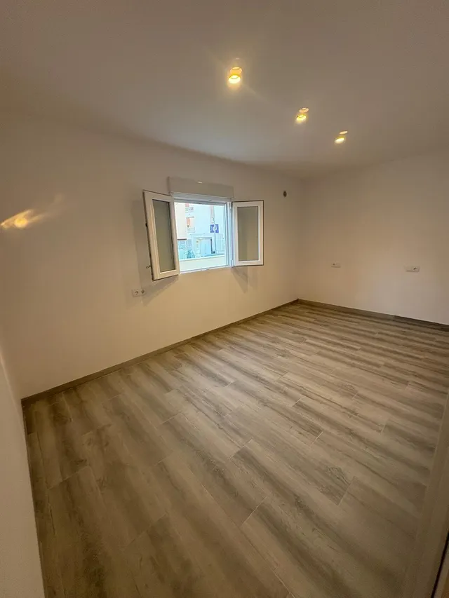 GRAN CHALET EN TORREVIEJA: 2 HAB, 2 BAÑO — 7