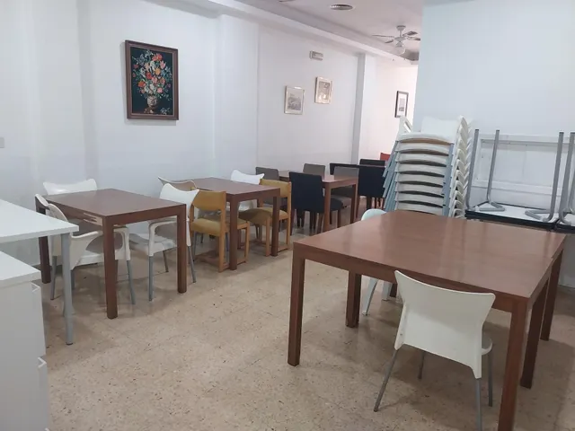 SE VENDE  BAJO CON NEGOCIO DE BAR SIN TRASPASO — 13