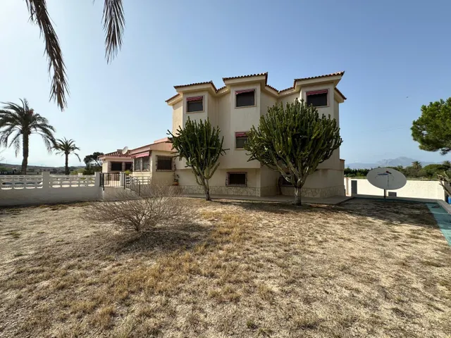 CHALET INDEPENDIENTE EN VENTA EN LAS PAULINAS-HOGAR PROVINCIAL ALICANTE — 24
