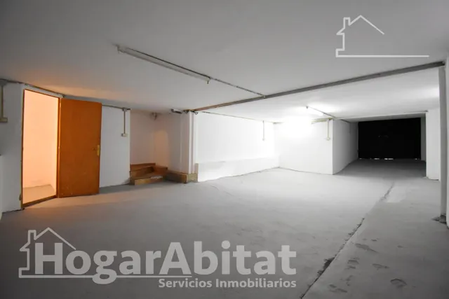 Espacio familiar y comodidad absoluta en este piso totalmente exterior con garaje privado cerrado — 38