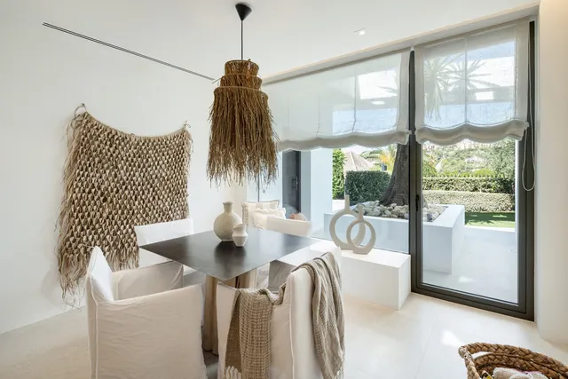 Chalet 6 habitaciones 799m² en venta - El Madroñal — 28