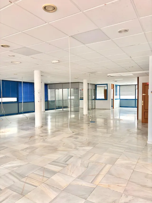 Oficinas en edificio exclusivo de uso profesional junto al c - foto 2