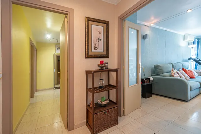 Piso luminoso con 4 habitaciones y 2 baños — 7
