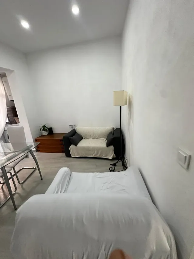 SE VENDE PISO / BUENA ZONA / REFORMADO / A 5 MINUTOS DEL CENTRO / SIN ASCENSOR — 5
