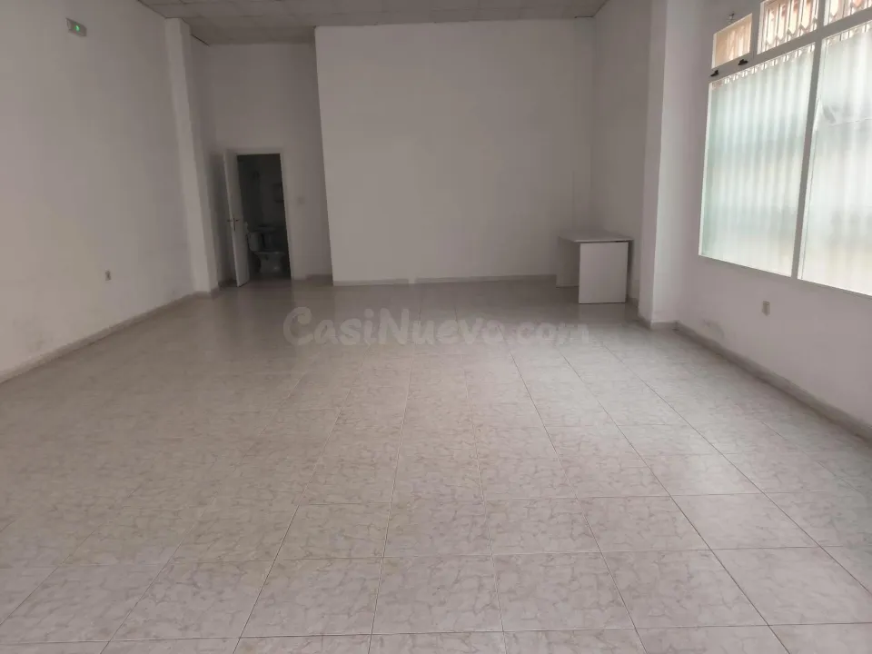 LOCAL COMERCIAL 110M POSIBILIDAD DE HACER VIVIENDA