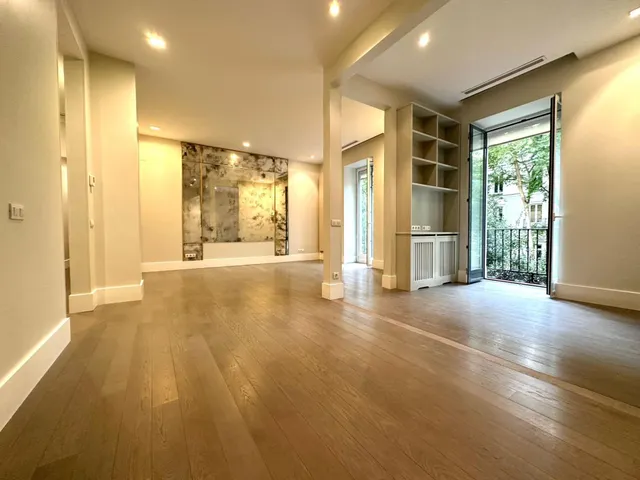IMPRESIONANTE VIVIENDA EN CLAUDIO CUELLO ESQUINA JORJE JUAN - foto 5