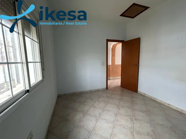 Venta de casa adosada en Tharsis, Huelva. — 23