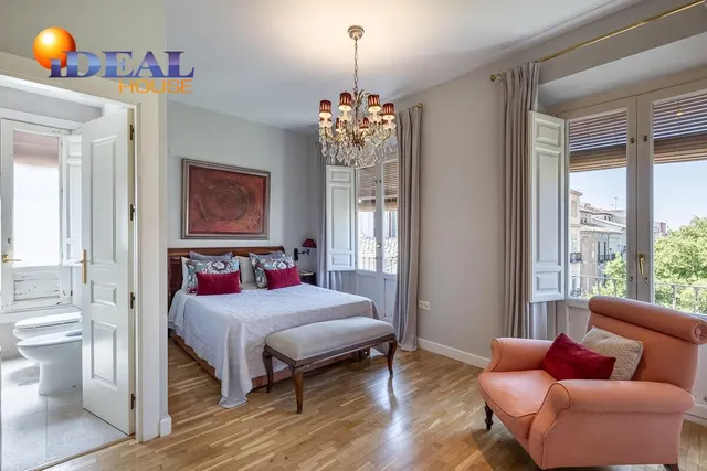 Exclusivo Piso Dúplex en el Corazón de Granada — 18