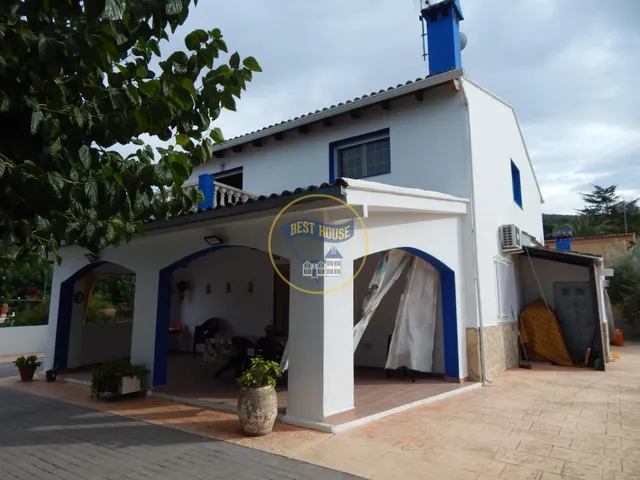 OPORTUNIDAD AMPLIO CHALET CON PISCINA MUY PRÓXIMO A LA POBLACION DE ONTINYENT — 50