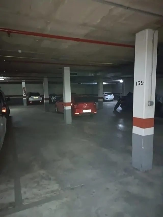 V.P.O.  CON 2 GARAJES Y TRASTERO EN URBANIZACIÓN CON PISCINA — 26