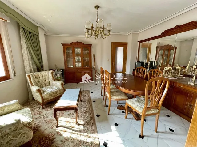 SE VENDEN DOS CASAS INDEPENDIENTES JUNTAS CON GARAJE EN MONO - foto 2