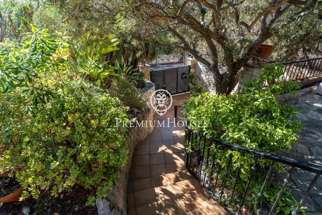Casa independiente con piscina y jardín en Vallpineda — 39